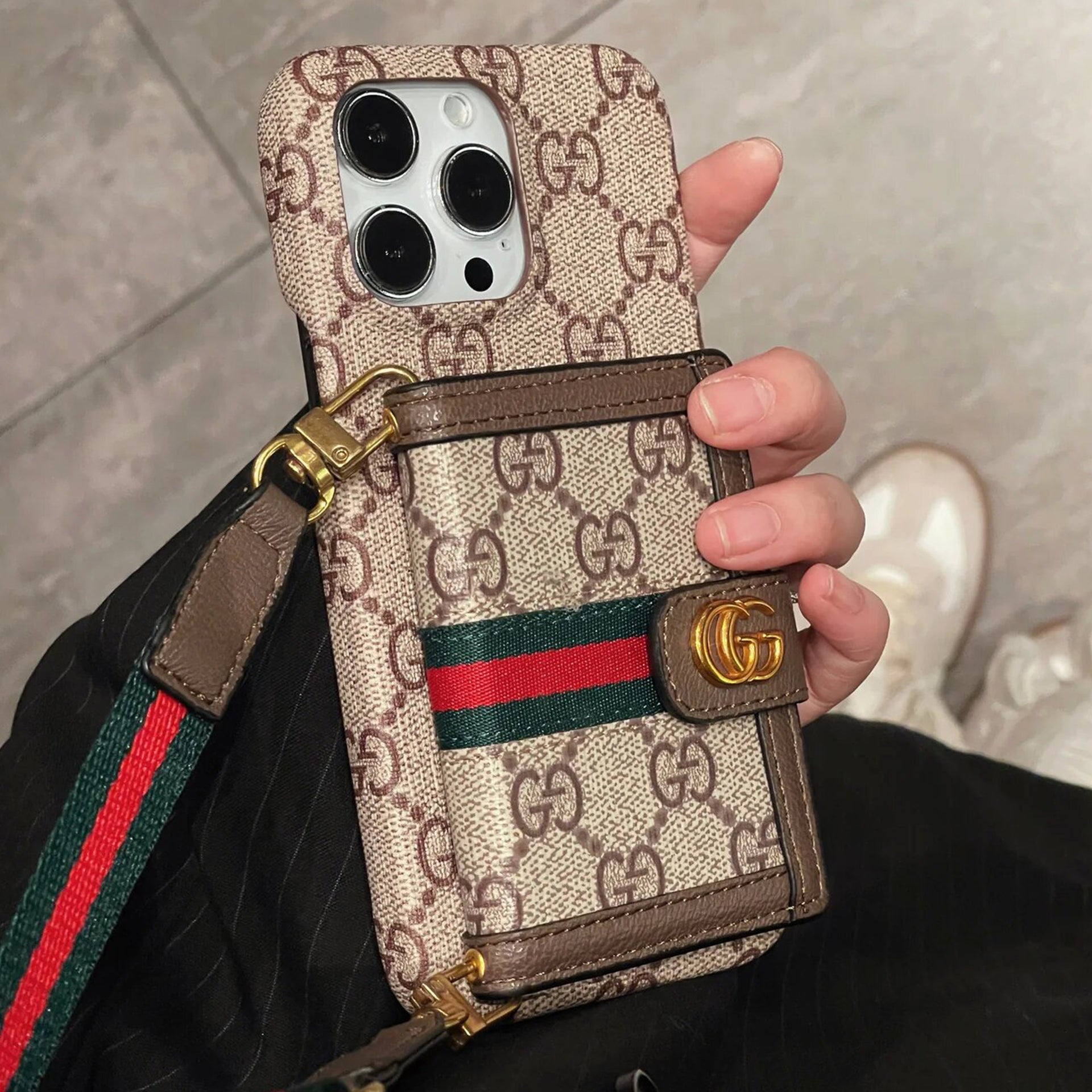 Gucci Luxurious leather iPhone Case With Wallet And Crossbody Strap   MacBook phone case